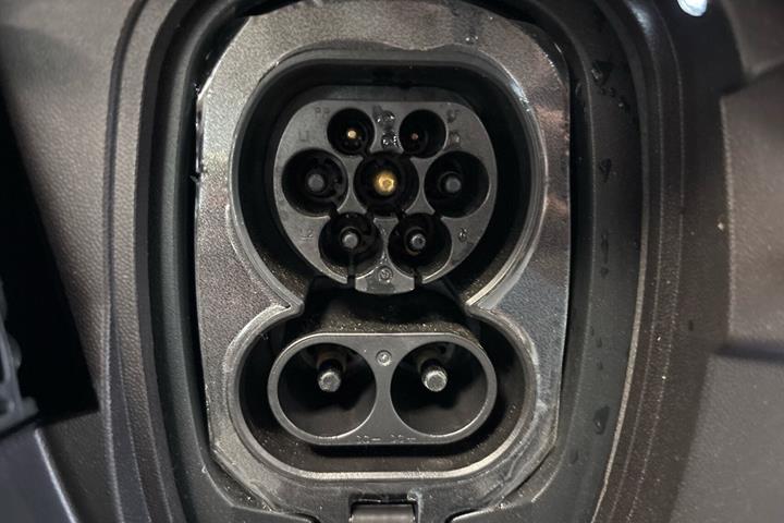 Grå VW e-Transporter fra 2026