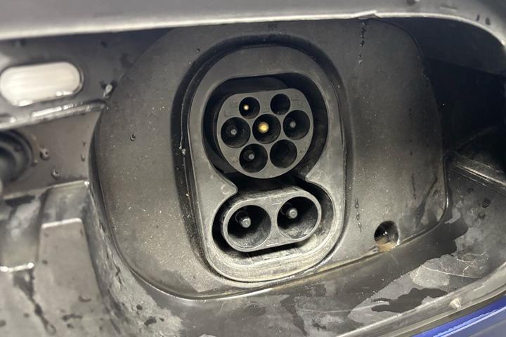 Blå VW ID.4 fra 2021