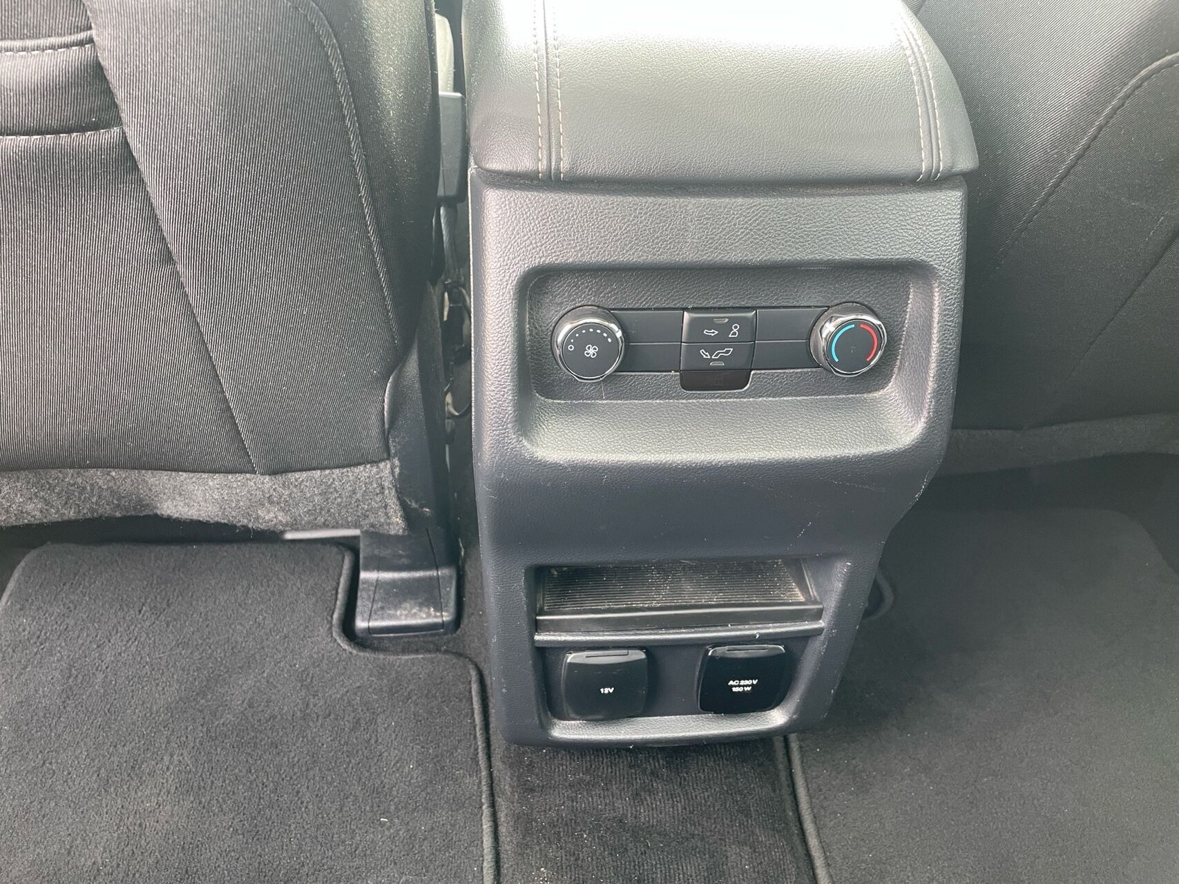 Sort Ford Galaxy fra 2022