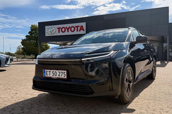 Sort Toyota BZ4X fra 2026