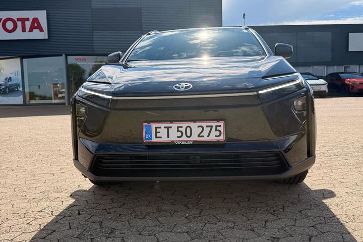 Sort Toyota BZ4X fra 2026