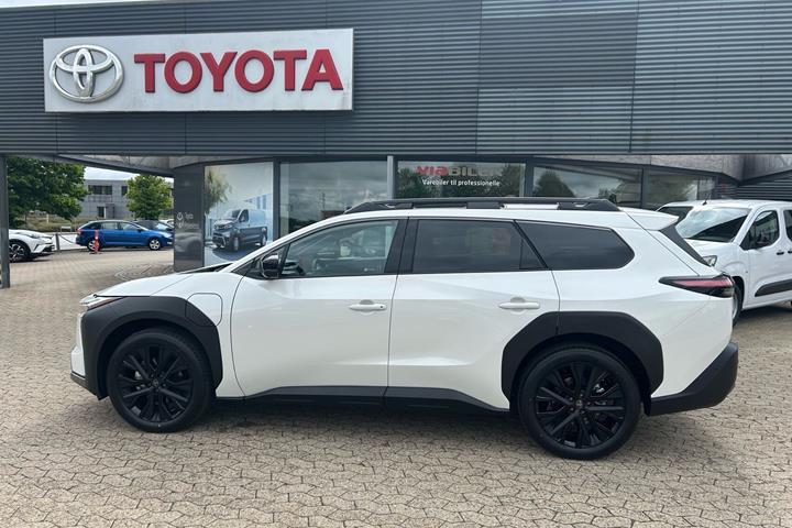 Hvid Toyota bZ4X Touring fra 2026