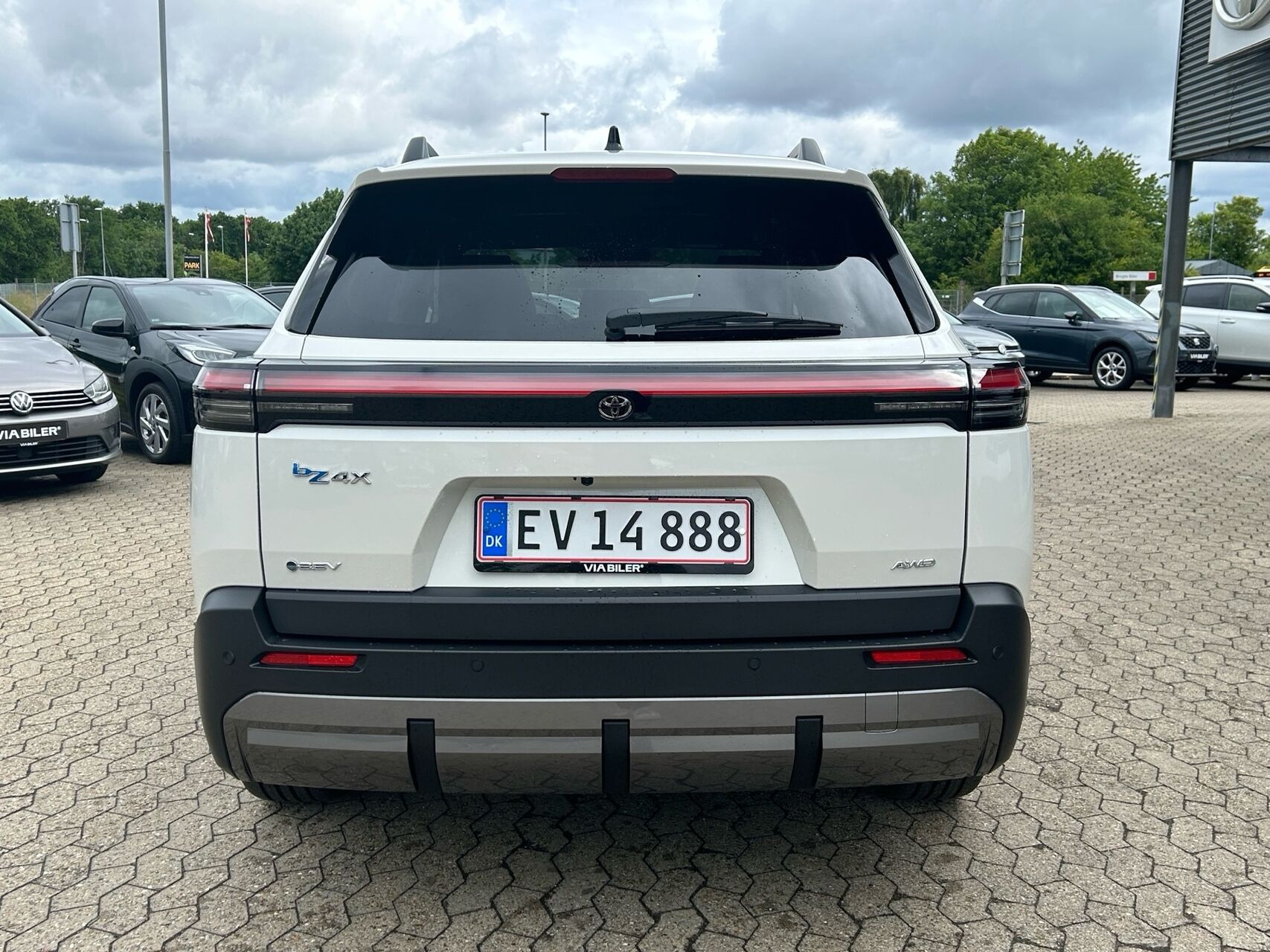 Hvid Toyota bZ4X Touring fra 2026