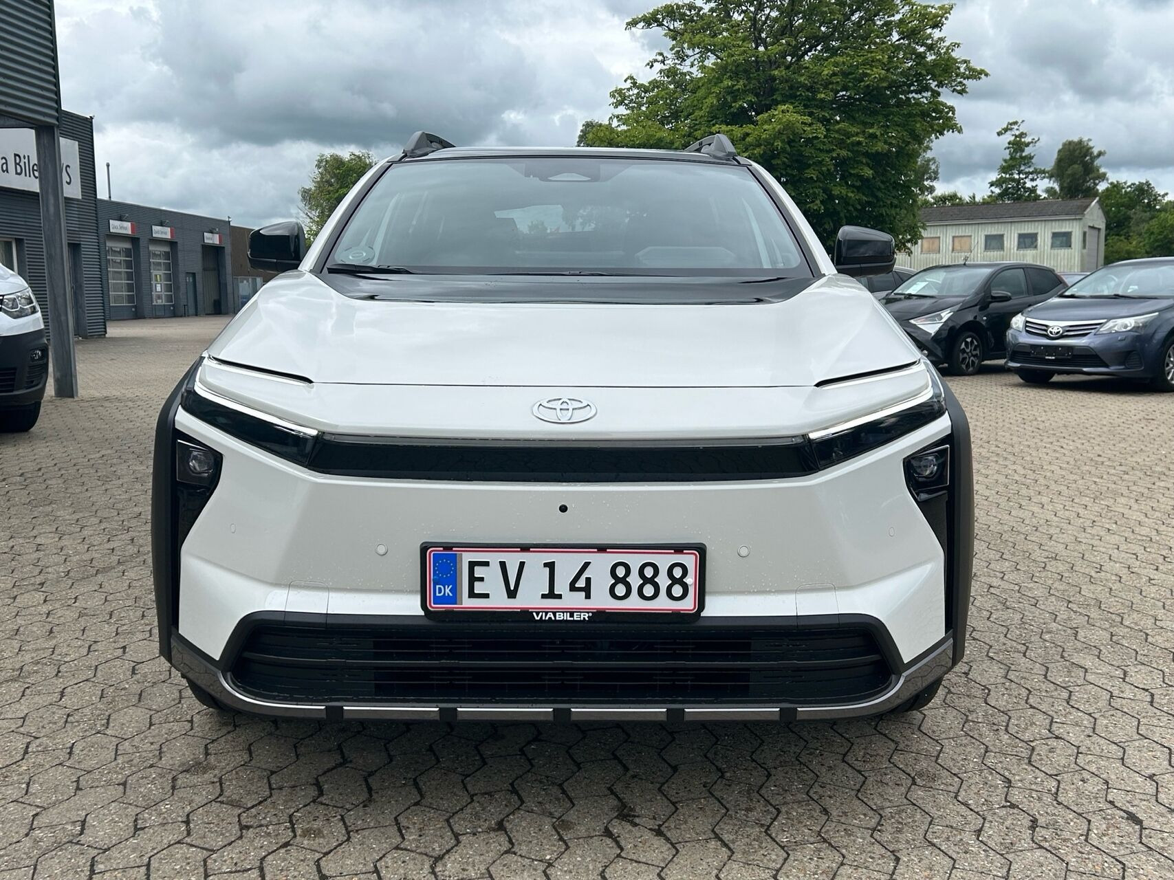 Hvid Toyota bZ4X Touring fra 2026