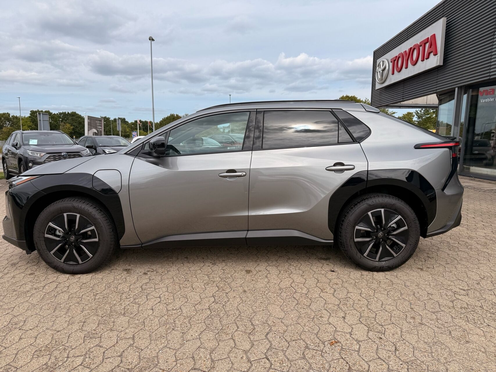 undefined Toyota BZ4X fra 2026