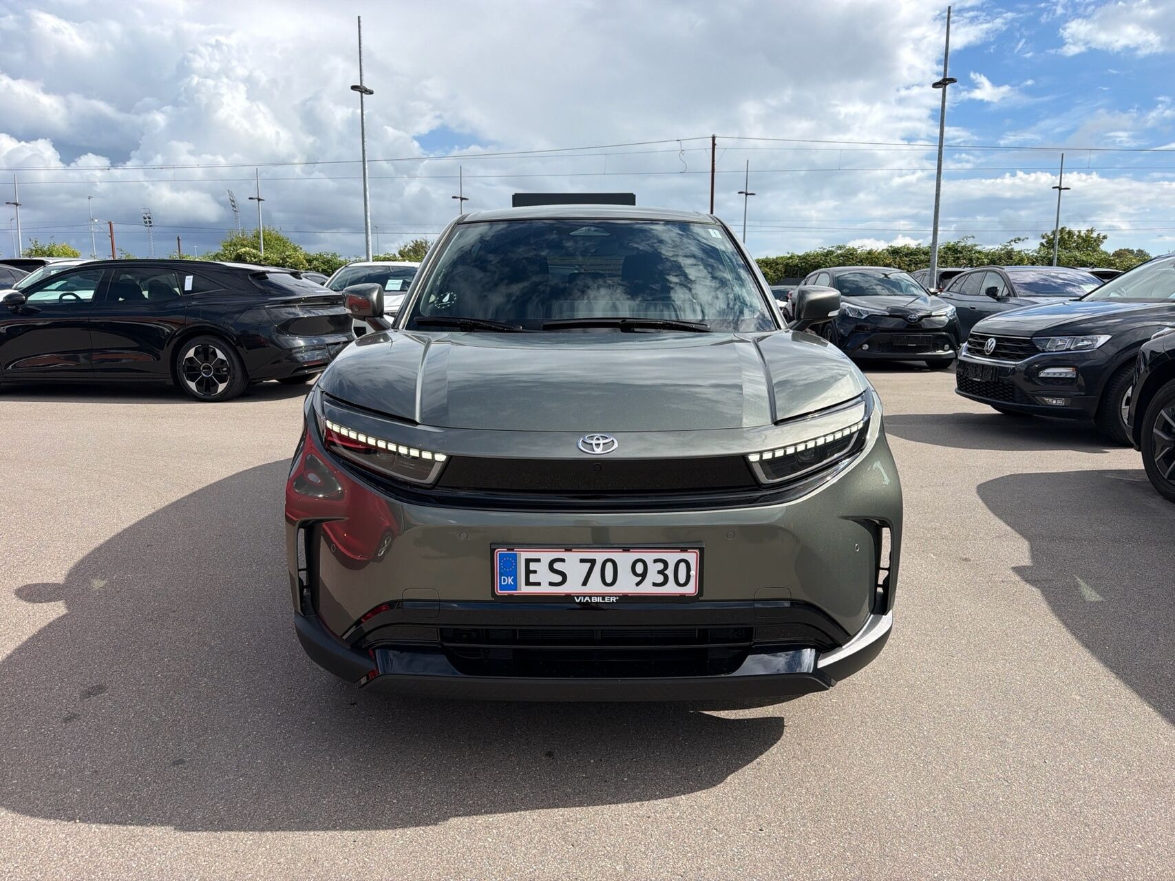 Grøn Toyota Urban Cruiser SUV fra 2026 set udefra