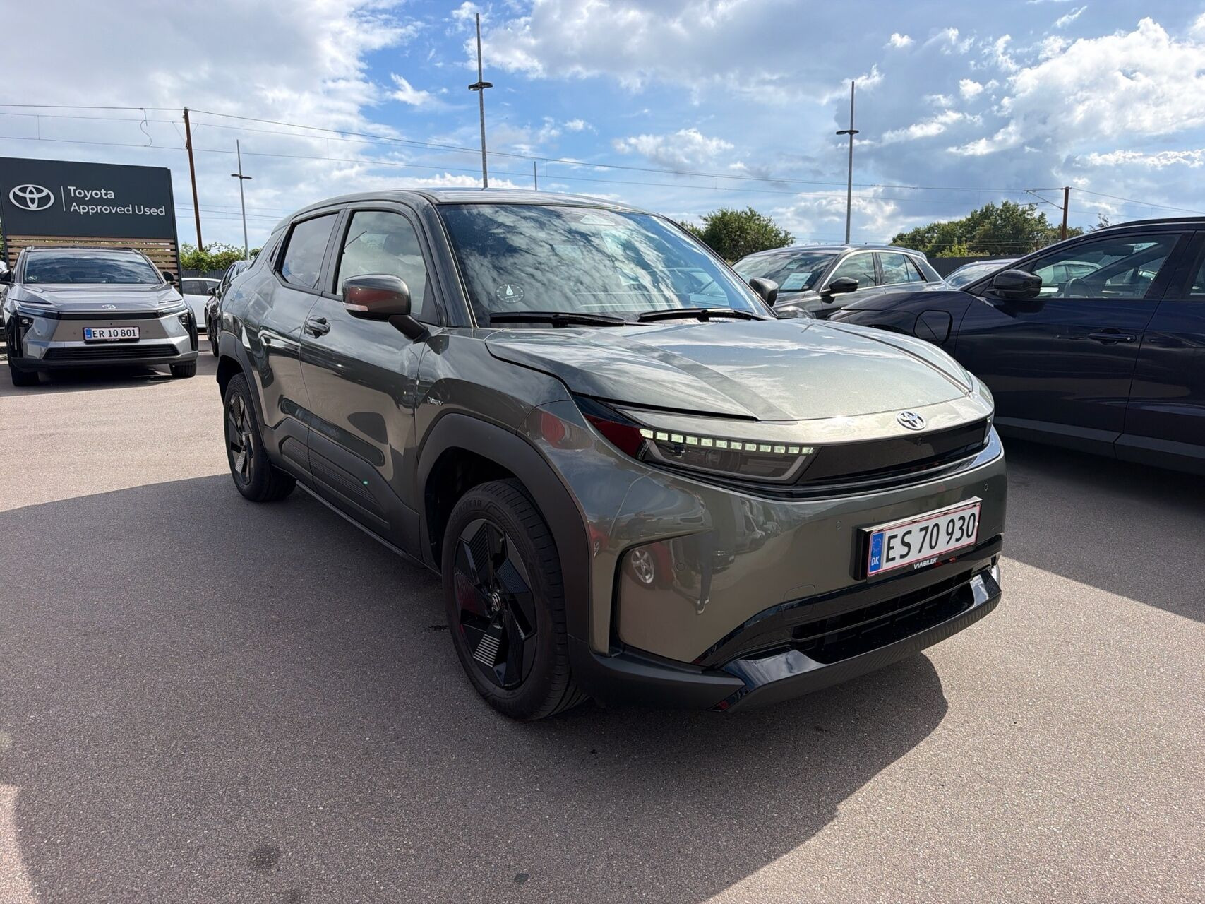 Grøn Toyota Urban Cruiser SUV fra 2026 set udefra