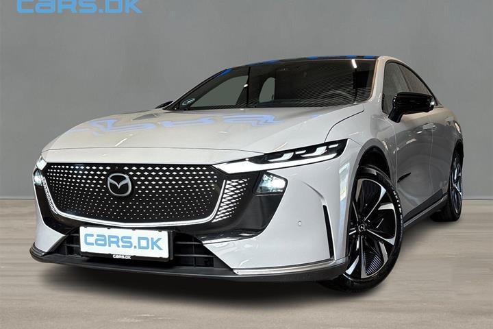 Hvid Mazda 6e fra 2026 set udefra