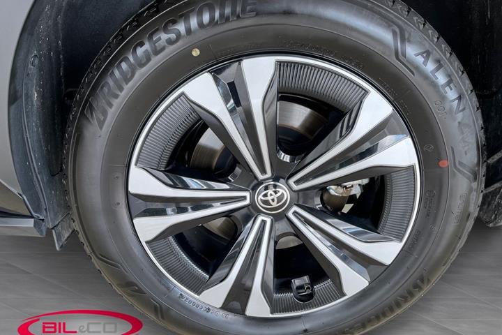 Sort Toyota BZ4X fra 2024