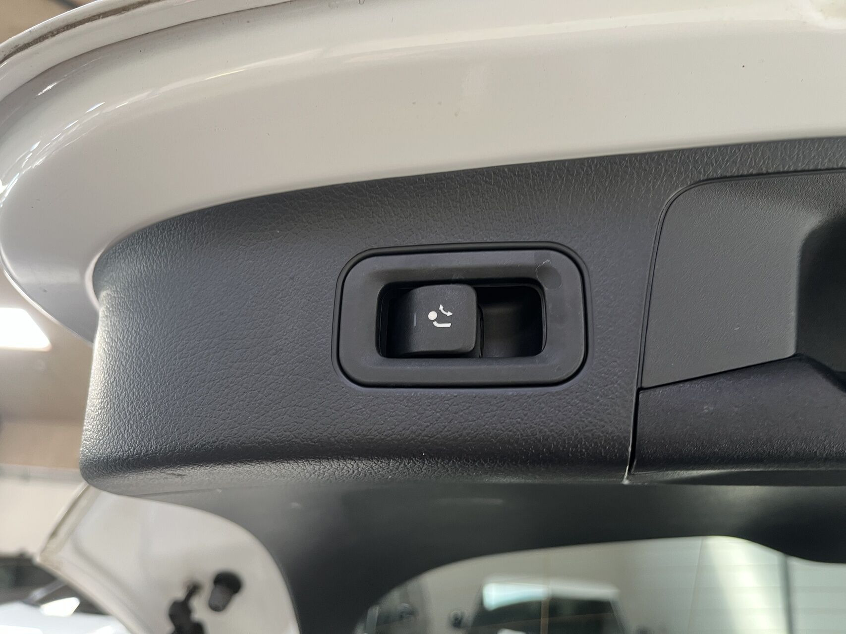 Hvid Mercedes EQA 250 fra 2022