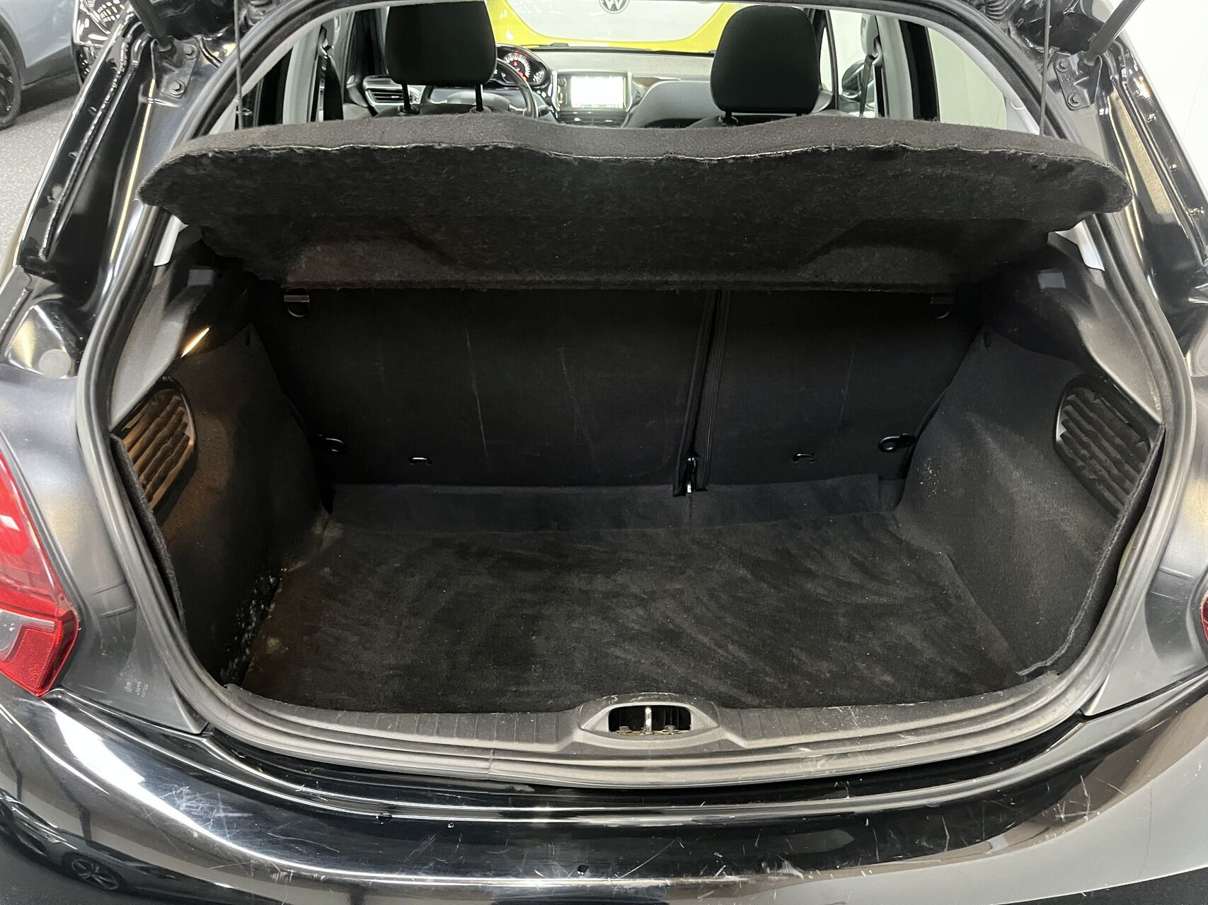 undefined Peugeot 208 fra 2019