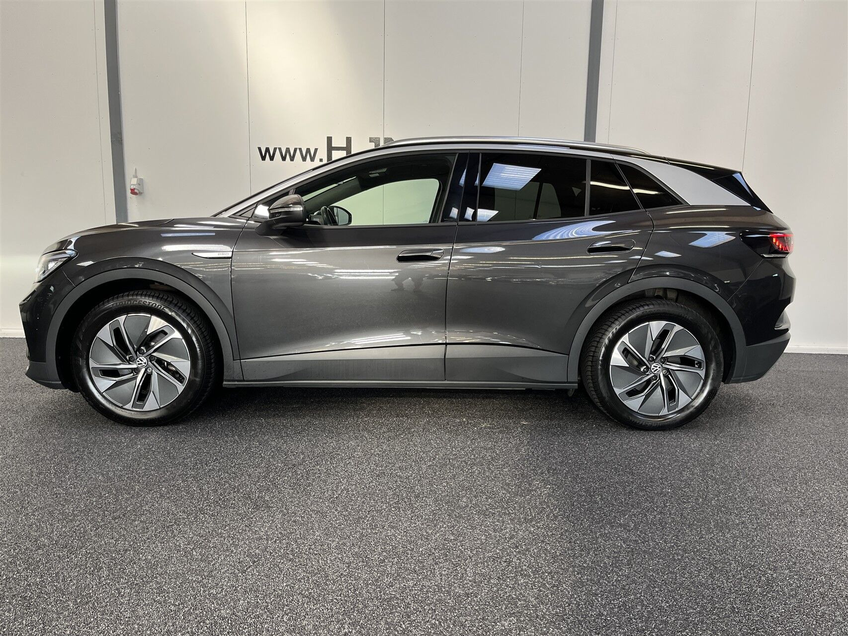 Grå VW ID.4 fra 2022