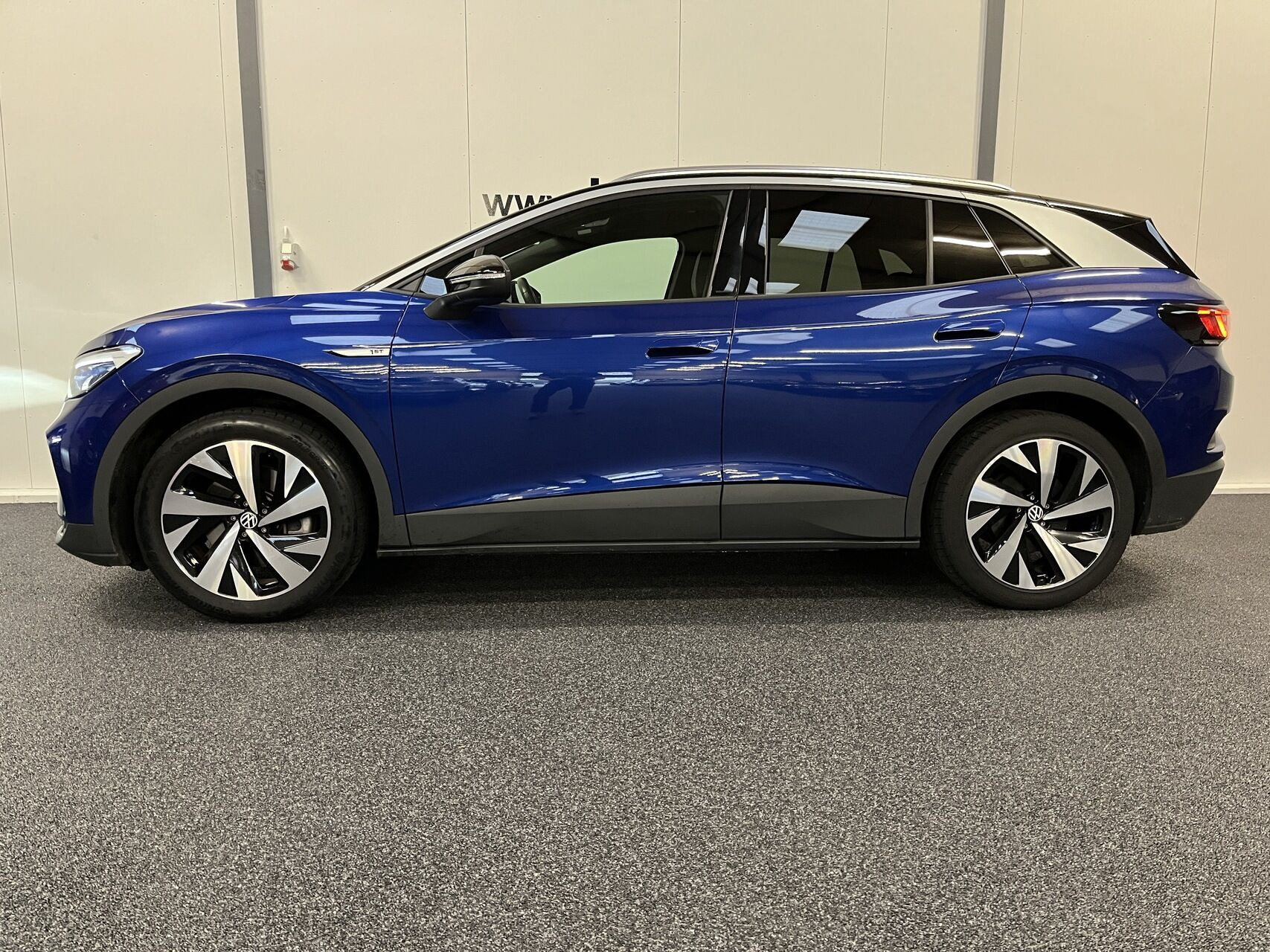 Blå VW ID.4 fra 2021