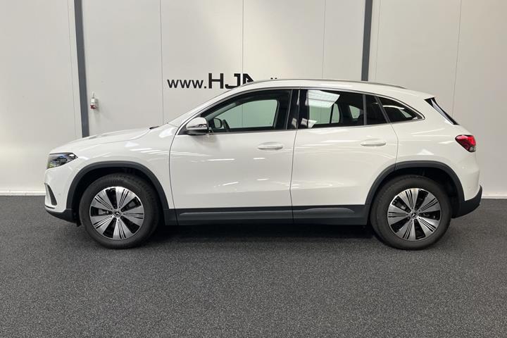 Hvid Mercedes EQA 250 fra 2023