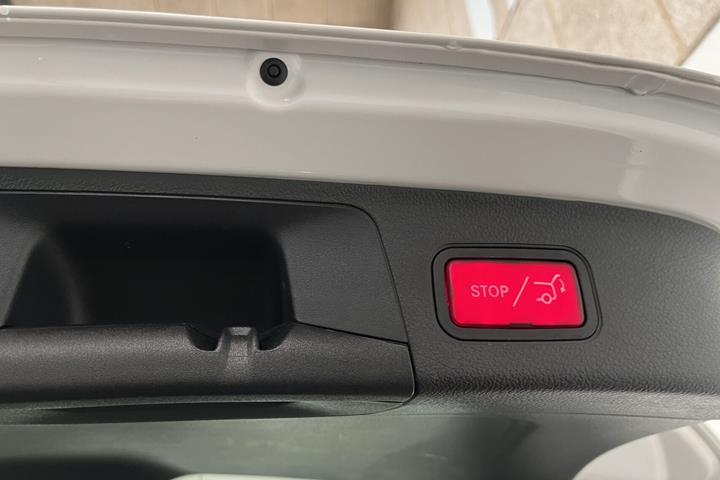 Hvid Mercedes EQA 250 fra 2023