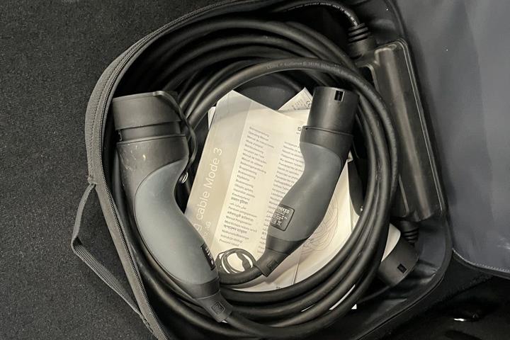 Hvid Mercedes EQA 250 fra 2023