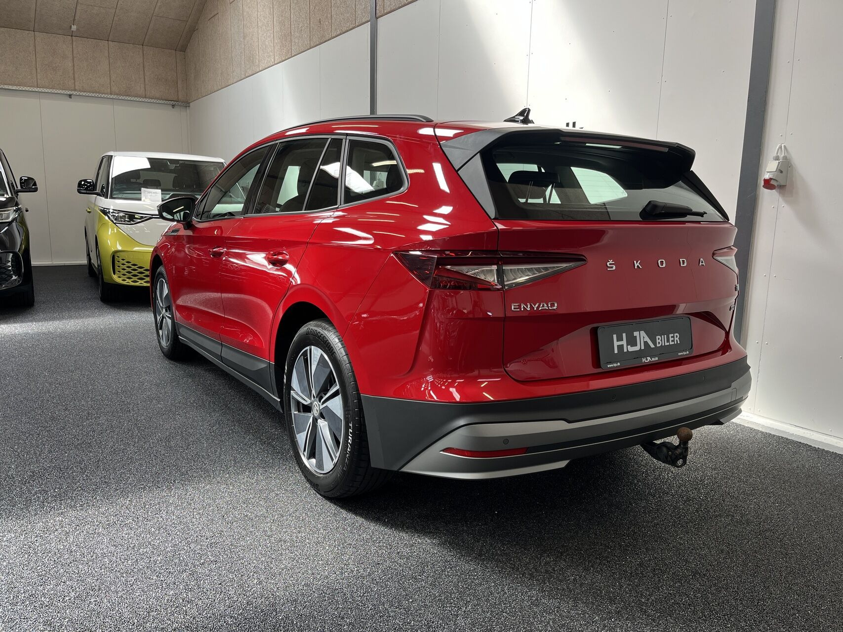 Rød Skoda Enyaq fra 2022