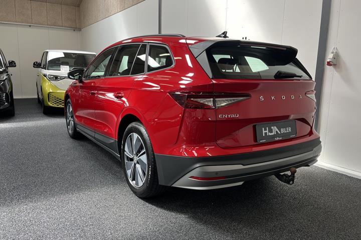 Rød Skoda Enyaq fra 2022