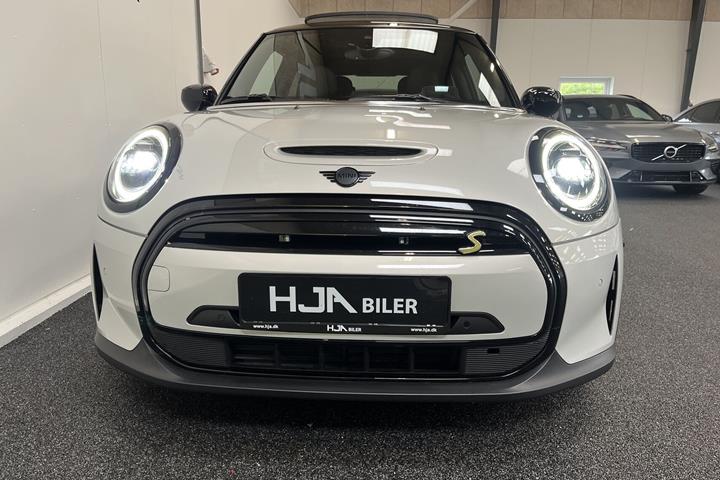 Hvid Mini Cooper fra 2022
