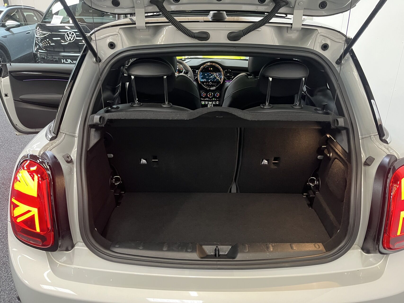 Hvid Mini Cooper fra 2022