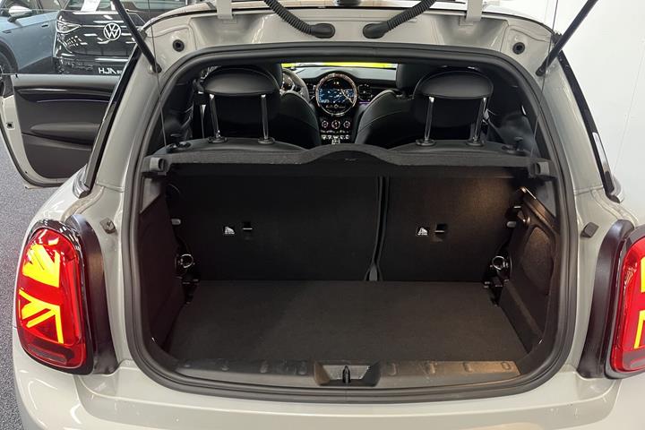 Hvid Mini Cooper fra 2022