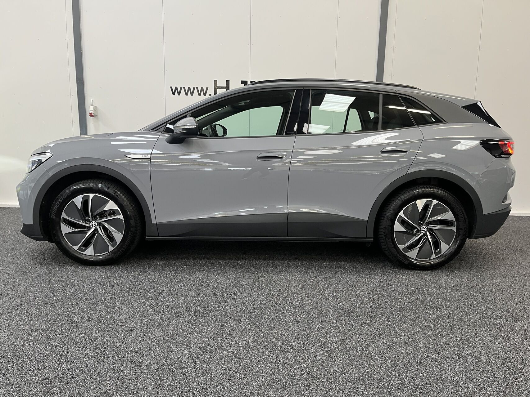 Grå VW ID.4 fra 2022