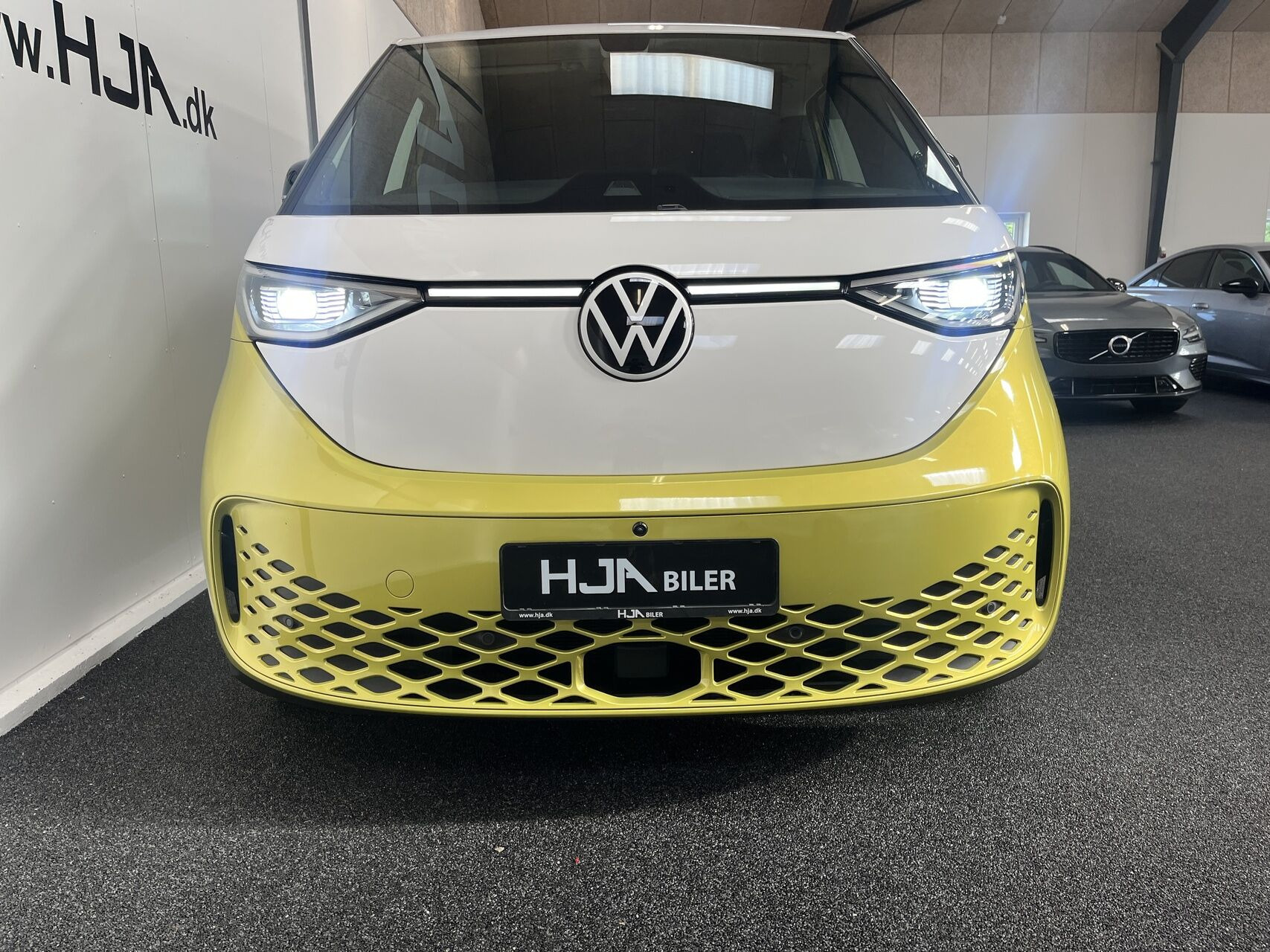 Gul VW ID.Buzz fra 2023