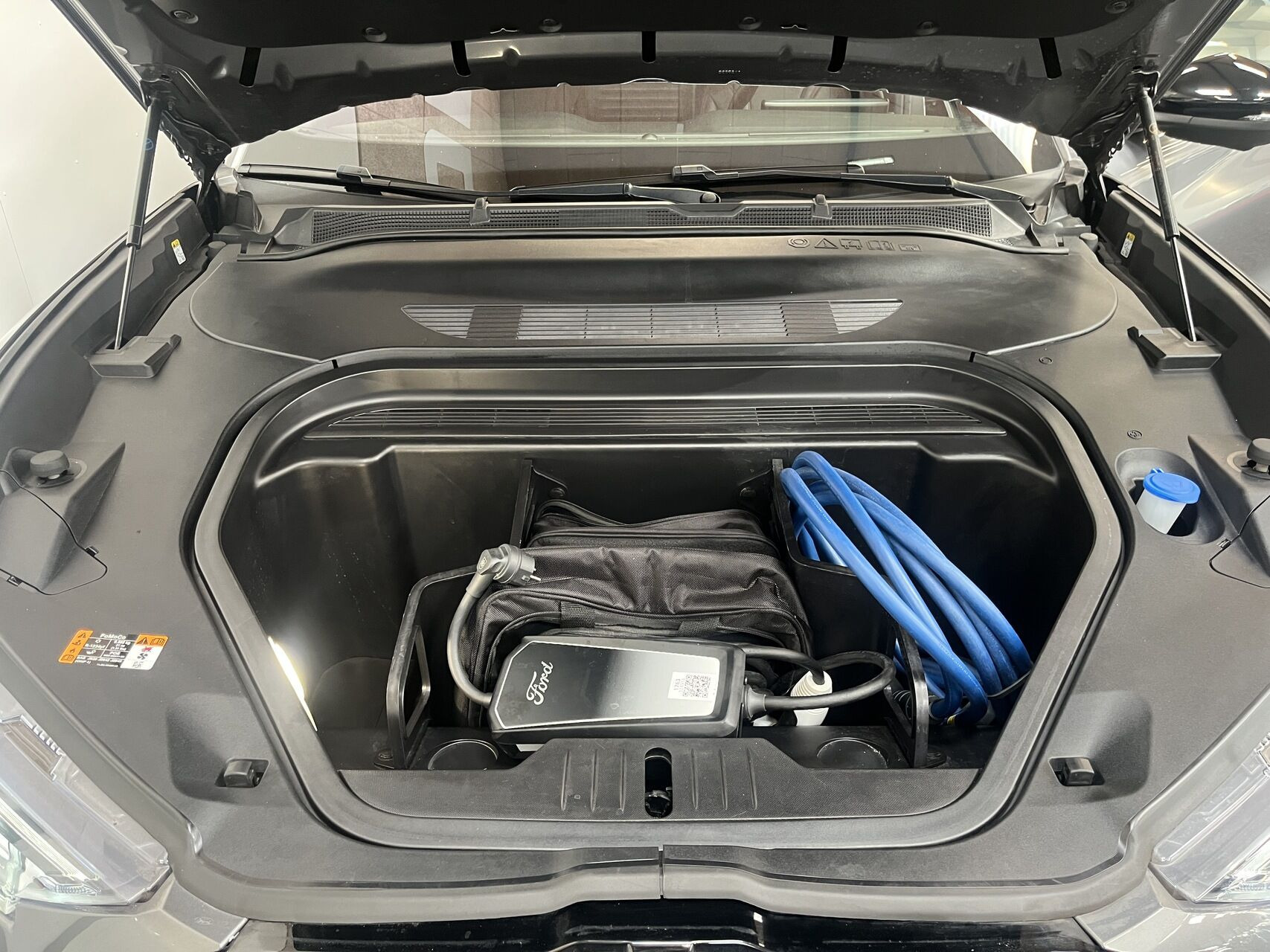Grå Ford Mustang Mach-E fra 2021