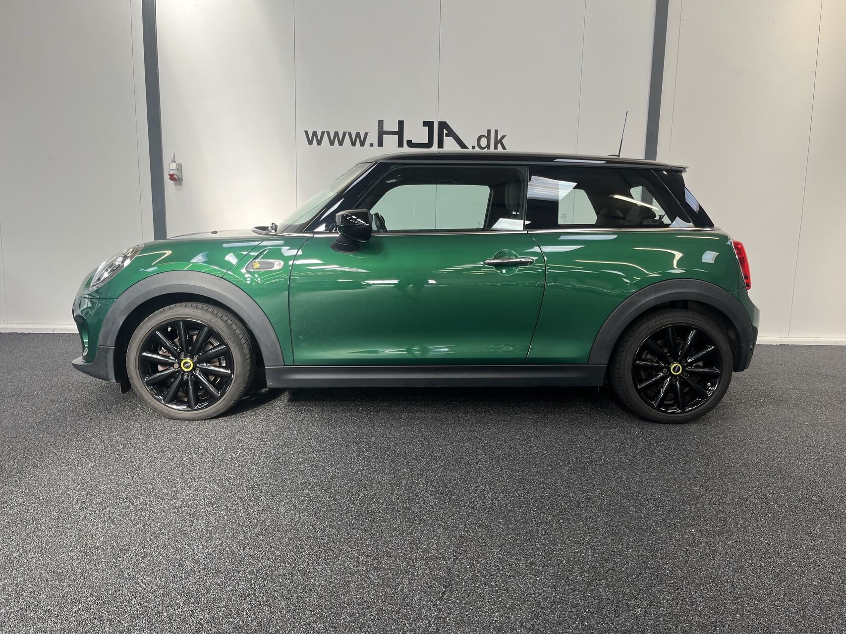 Sort Mini Cooper fra 2020