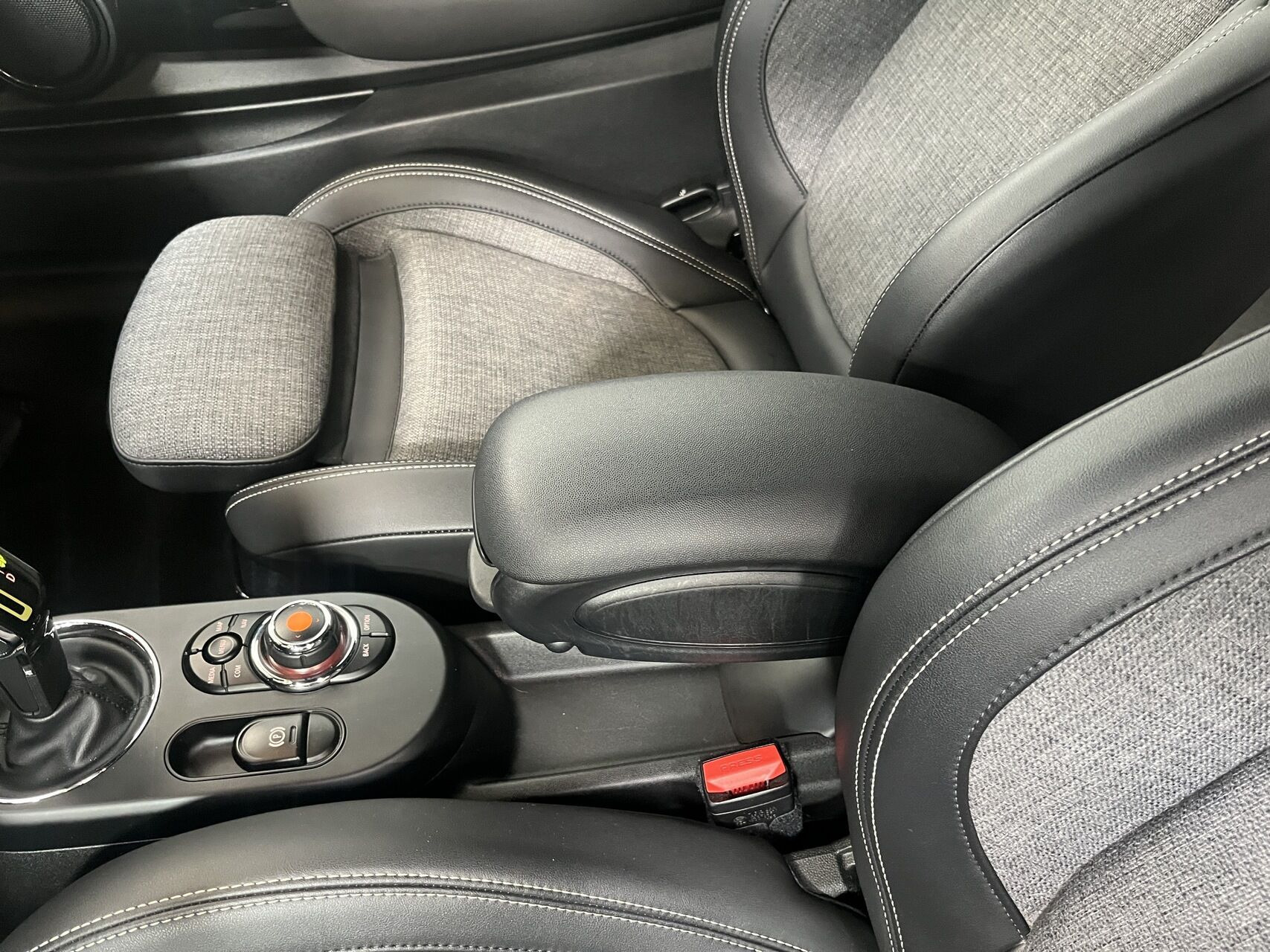 Sort Mini Cooper fra 2020