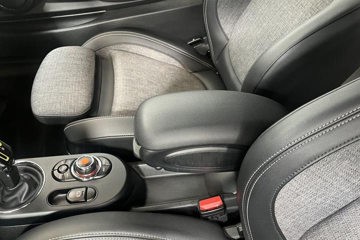 Sort Mini Cooper fra 2020