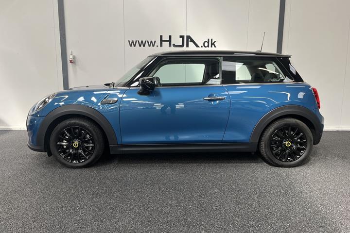 Blå Mini Cooper fra 2022