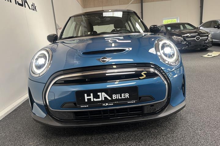 Blå Mini Cooper fra 2022