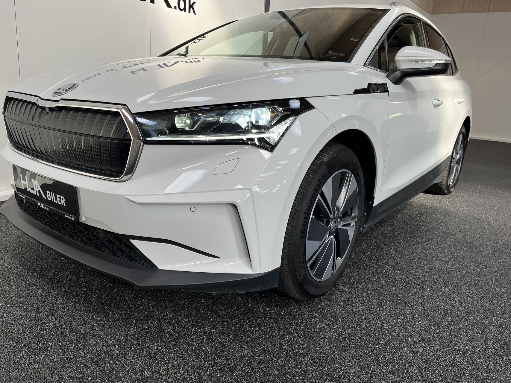 Hvid Skoda Enyaq fra 2022