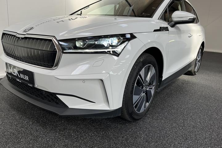 Hvid Skoda Enyaq fra 2022