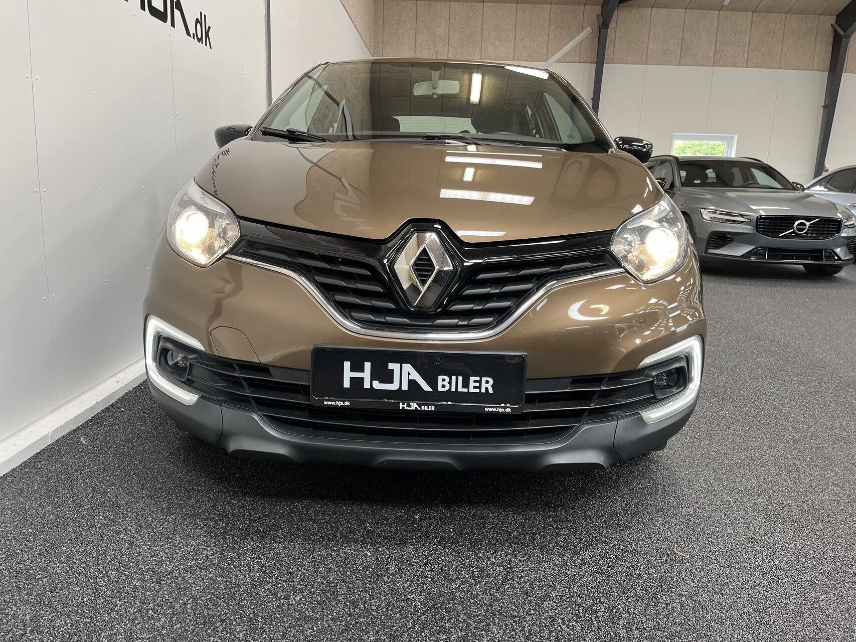 Bronze Renault Captur fra 2018