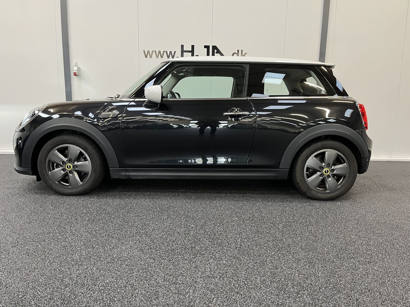Hvid Mini Cooper fra 2022
