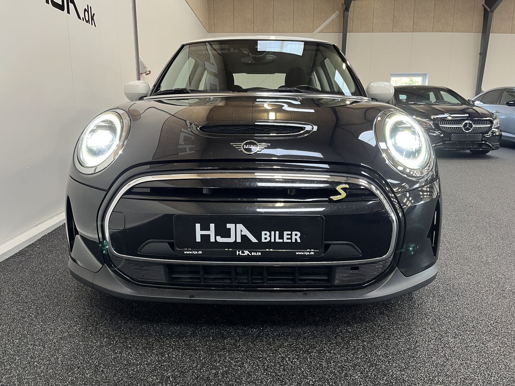 Hvid Mini Cooper fra 2022