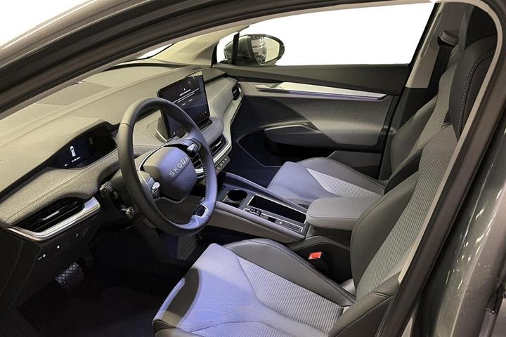 Grå Skoda Enyaq fra 2026