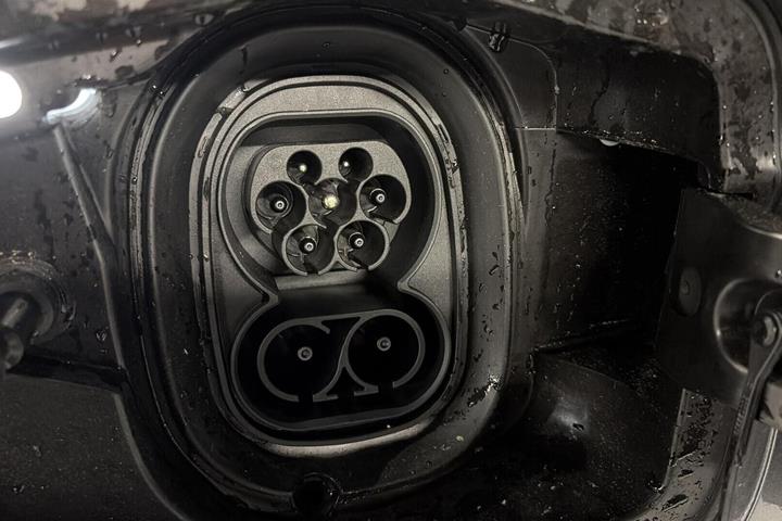 Grå Skoda Enyaq fra 2026