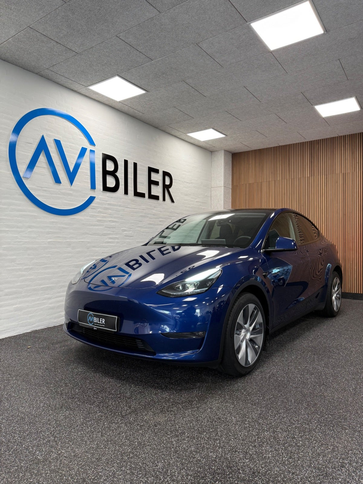 Tesla Model Y Long Range AWD