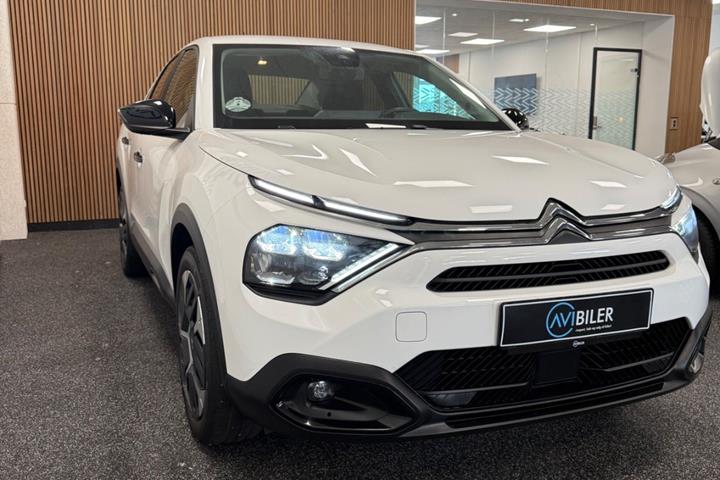 Hvid Citroën C4 X fra 2023