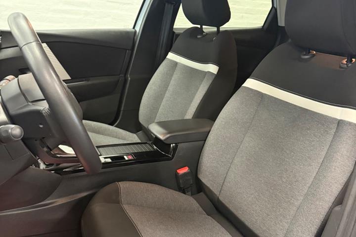 Hvid Citroën C4 X fra 2023