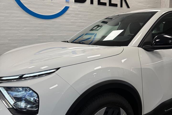 Hvid Citroën C4 X fra 2023