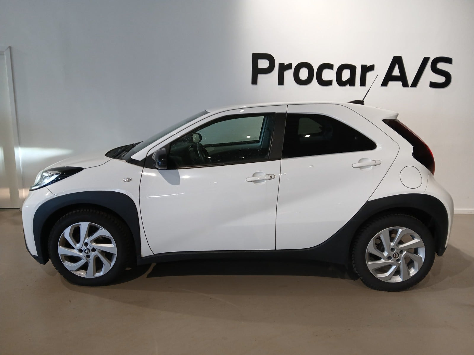 Hvid Toyota Aygo X fra 2022