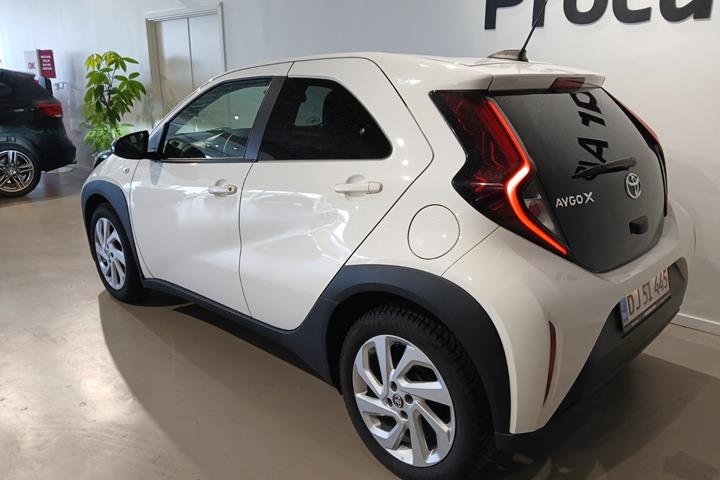 Hvid Toyota Aygo X fra 2022