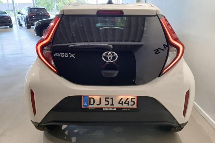 Hvid Toyota Aygo X fra 2022