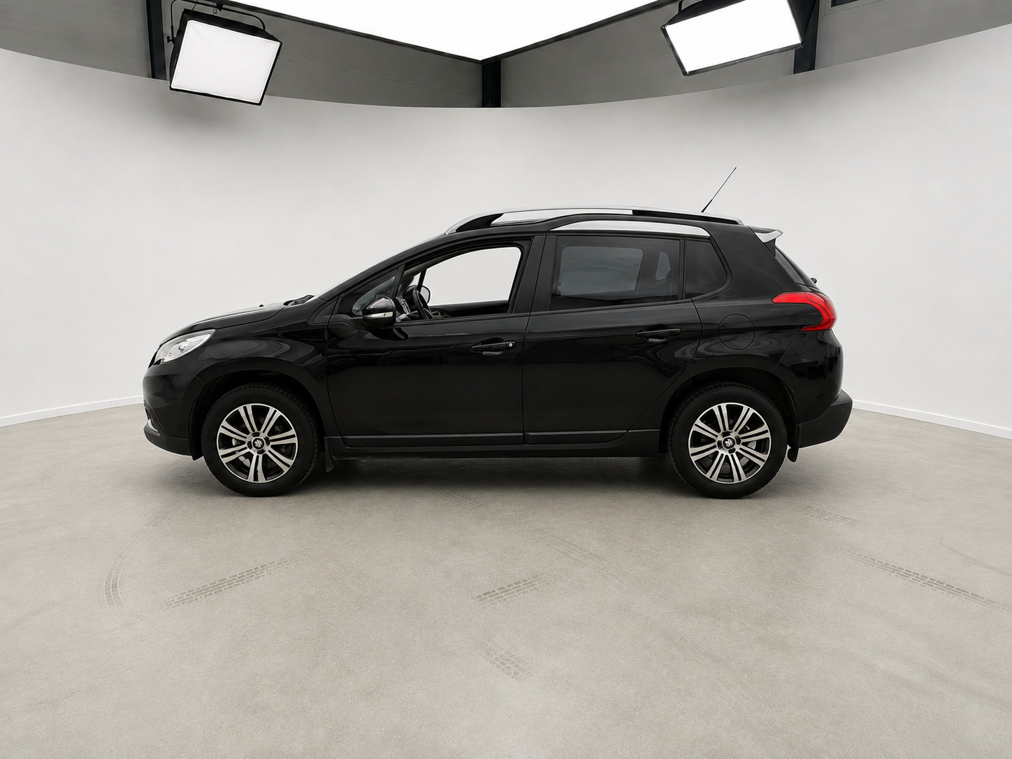 Sort Peugeot 2008 fra 2015