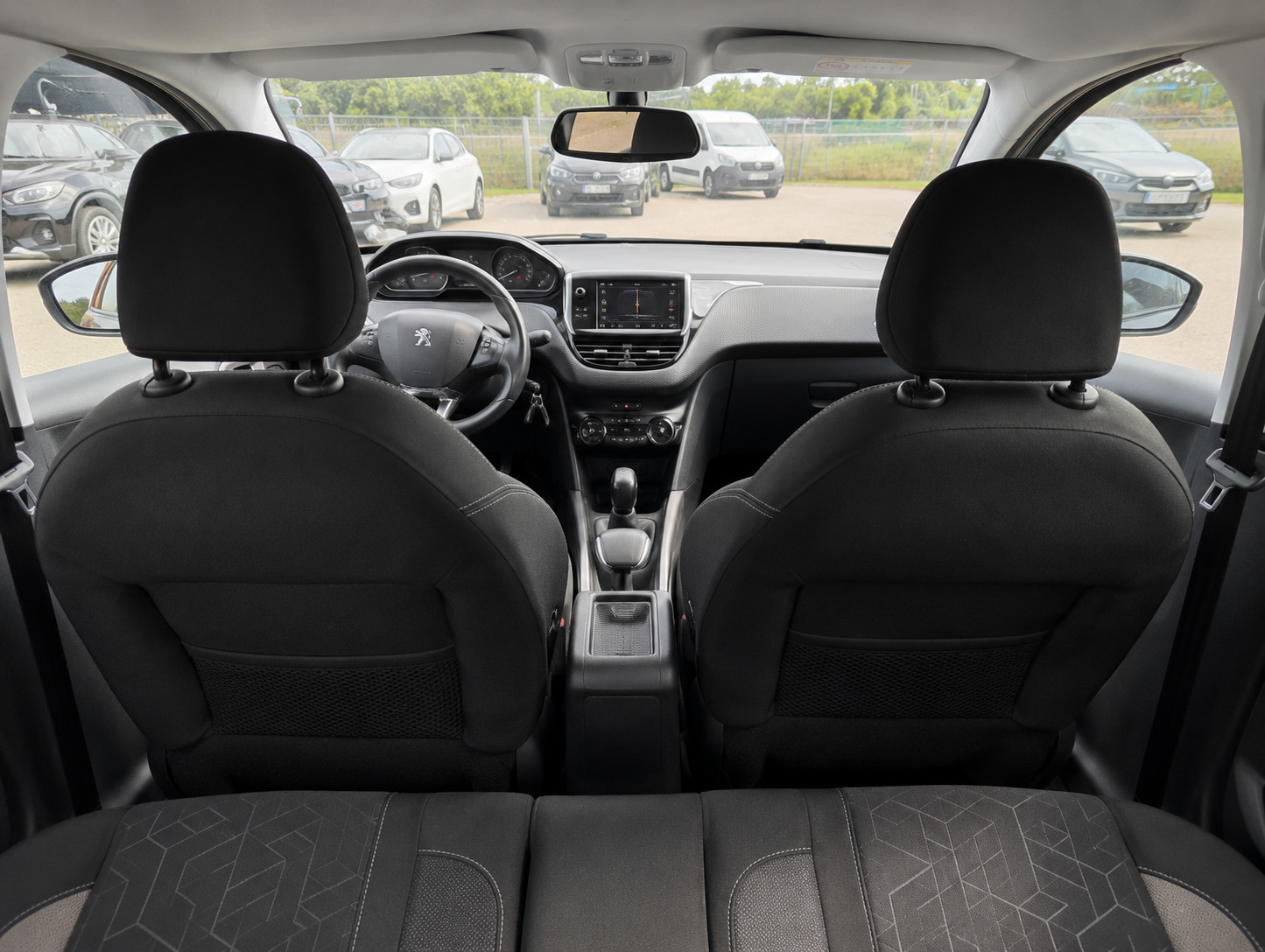Sort Peugeot 2008 fra 2015