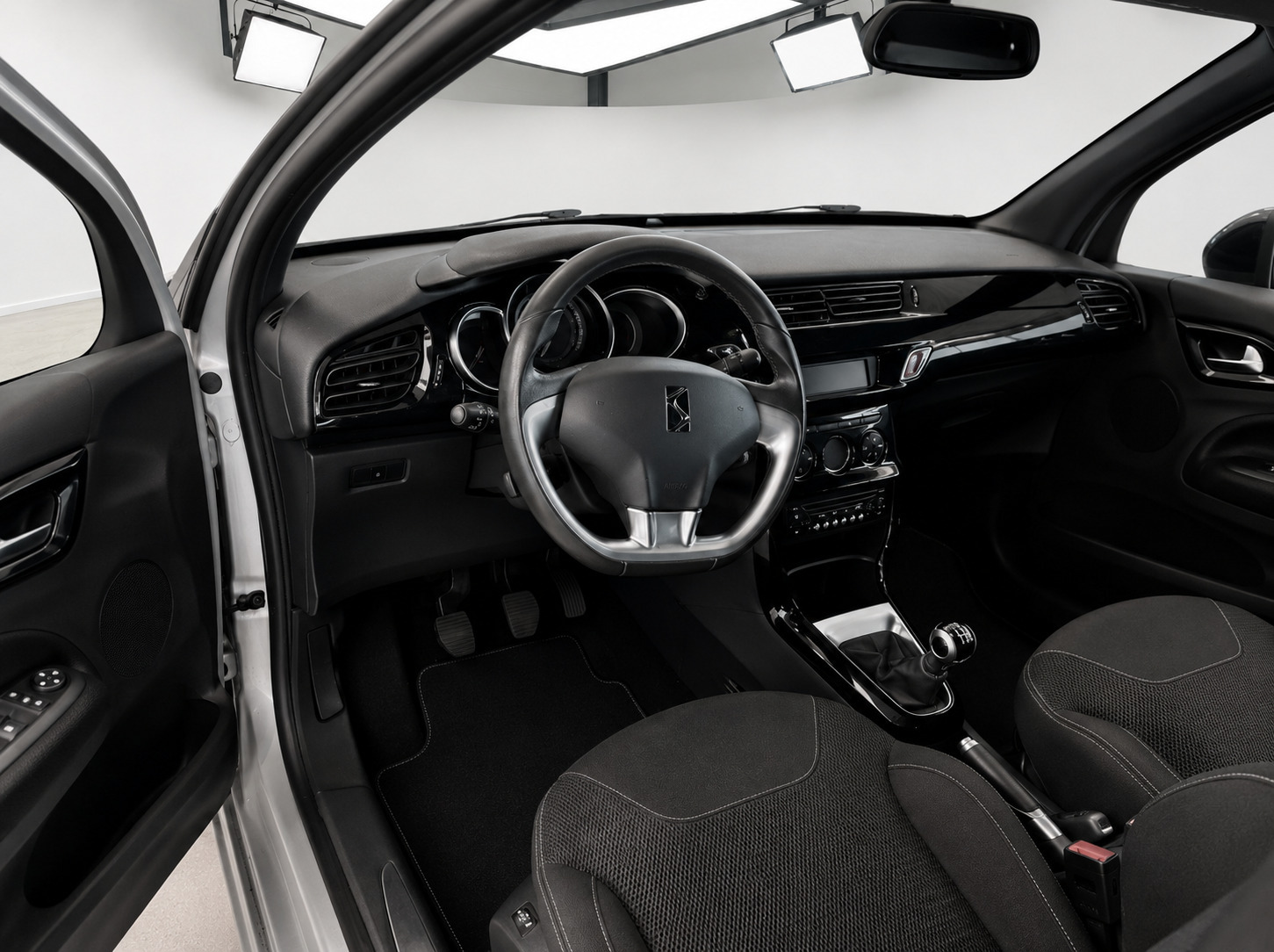 Grå Citroën DS3 fra 2013